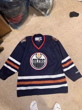 Vintage CCM Edmonton Oilers NHL Hockey Jersey Navy Blue XL Made in Canada